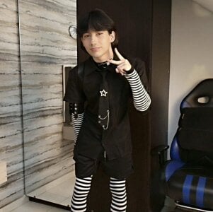 Lovers_21Your puppet… you command, I provoke Bild