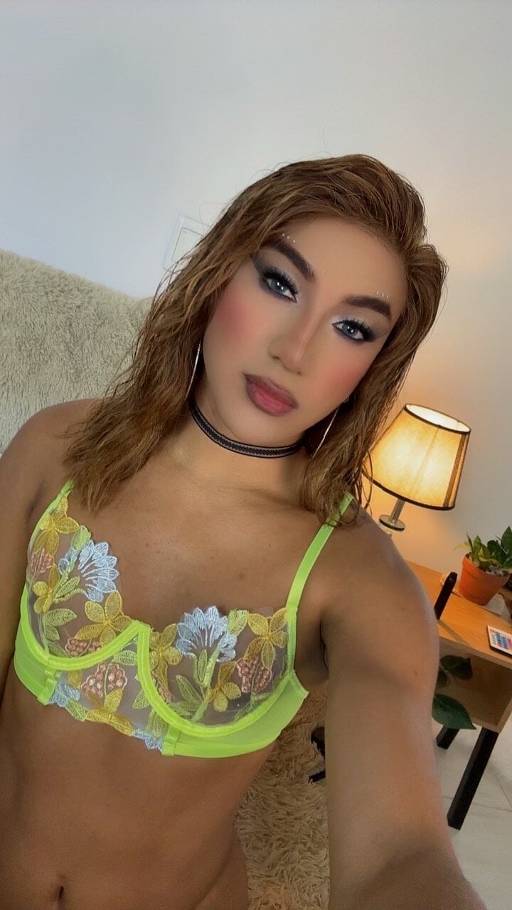 AnikaDragun-এর ট্রেন্ডিং  500টি ছবি