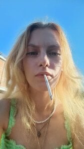 Laura_Gomorrah Laura's chill Pic 6