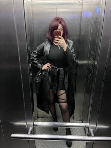 Chriss_Fox photo in the elevator 사진 8