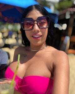 Tammysanz Sensual beach 💥🍑🍒 Pic 3