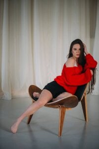 May_Bloom Does red suit my face? Hình