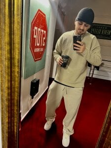 JamesMyerss 🥂 Gambar 7