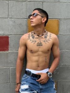 soy_Aron Public Pic 3