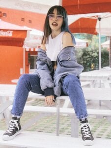 Anne_Dark CLASSIC Pic 4