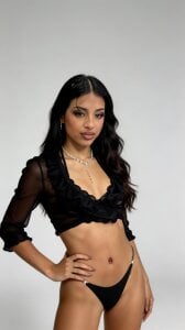 Public od AriaCollin  2 snímek