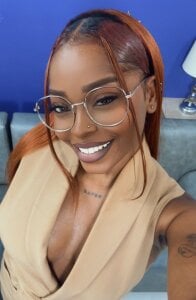 ShantalGomes Do you need a sexy secretary 🤓 ? Foto 8