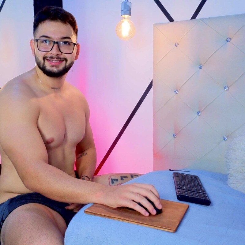 Andrew_Brown 热门图片 3614