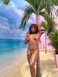 Naomi_Tylers SUMMER TIME🏖️ Pic