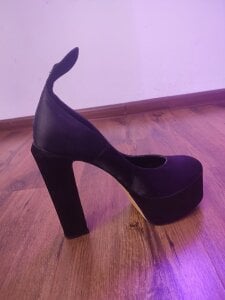gven_sapphire my heels Photo