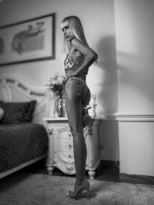 AlinaGrosu Your long-legged blonde in gold💦💕😘 사진