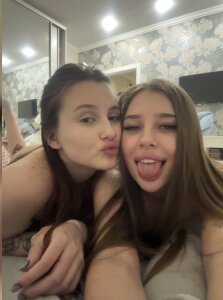 two_beauties10 little mice Pic