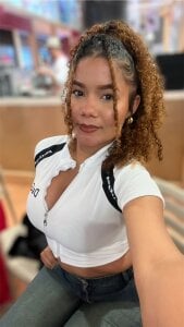 Hanna_bright Public Pic 5