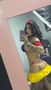 BunnyLola2 come and eat the apple 🍏 Foto