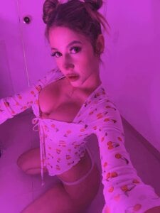 Bella_Bauerr2の🍒🍒の 4枚の写真