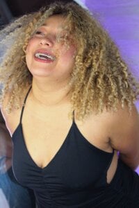 BonnieRitz WEARING A SEXY DRESS slika 6