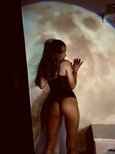 Ema_porcaroli It's so magical to feel like we're on the moon. 🌷 Pic