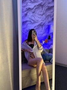 Aria_Mila Public Pic 9