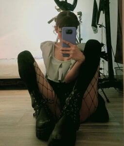 MiaGoth_