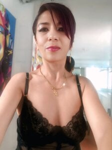 Trinityy__Hot and playful Bild 2