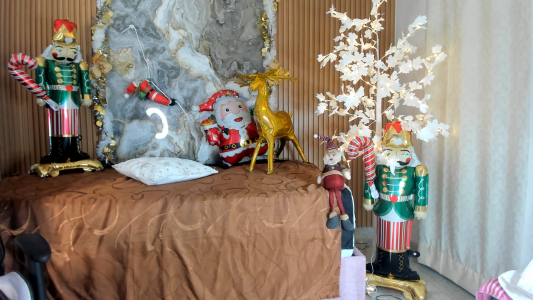 Danna_topless Christmas has arrived 🎄 Immagine  2