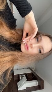 Chat with YourLili l s Free Live Sex Cam More 