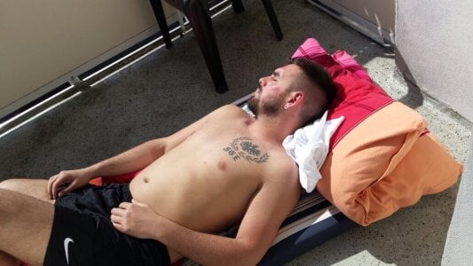 xxxsharkexxxIch Oberkörper frei Bild 2