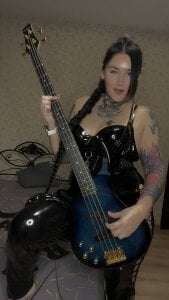 Emmybrightj_のI rock Star! Yes! I such a dirty, dirty rock star, yeah Dirty, dirty, dirtyの 8枚の写真