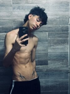 kaelwolf_tay Public Pic 2