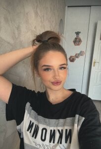 SolLocy The Face that You want to see Gambar 4