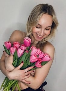 DaisyMellifluous I like flowers 🥰 Pic 3