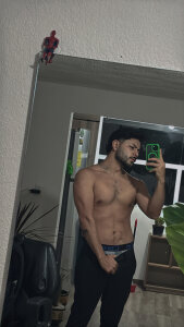 hugo_flo09 Public Pic