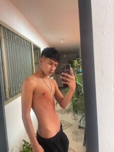 Sebas_Ross04 HEY GUYS🥰 Foto 4