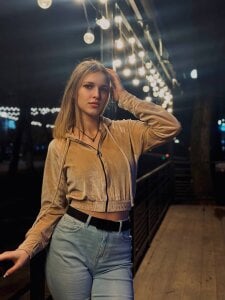 KimberliDean cold weather won't stop me from warming you up with warmth 🔥 Pic 6