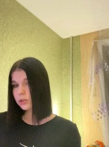WandaEssev Public Pic