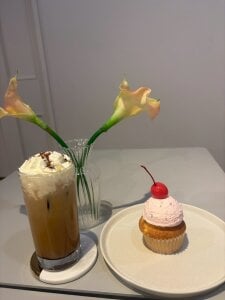 momo_mm Public Pic 2