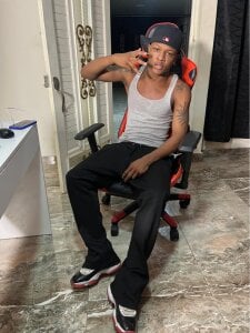 Alid_17 you dady in house Hình