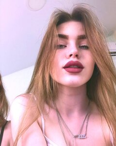 MavisCllark Girl daily Pic 4