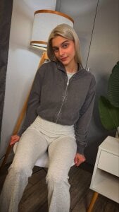 AdameShoyer beauty in art Pic