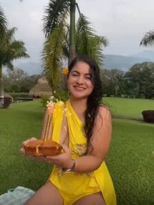 Lia_Hurley 🌻🍃✨ Bilde