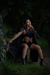 madyjames The evil witch in the forest is kind of hot 🙈 Gambar 4