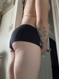 Loveatingfatpussynas: Public ( 5 фото)