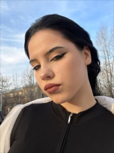 CrystaSvendsen Public Pic 3