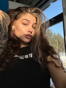 Anna_Six Public Pic
