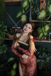 4everpleasure in the library Bilde 7