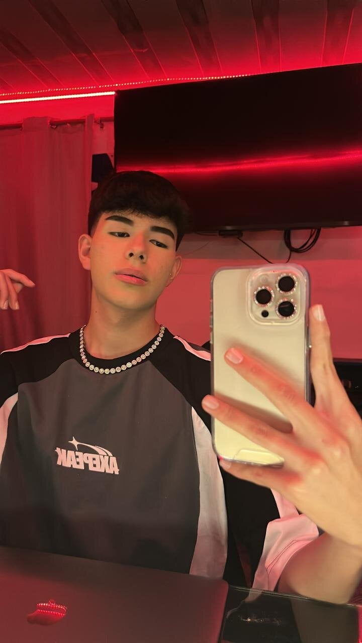 Трендове зображення  7025 noah_lewiss