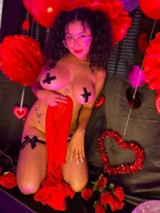 Let's celebrate Valentine's Day together de griselle_rousse  4 photos