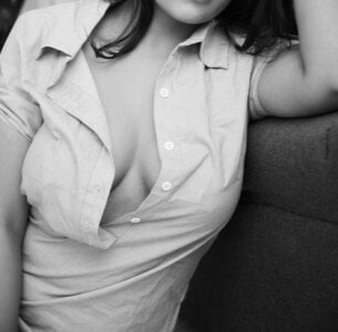 Lonely-Luna Public Pic 2