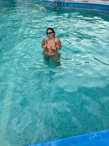 isabella_diprinzio1 Pool day Pic 3