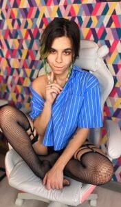 LiraBellebe next to me, you won't regret it图片